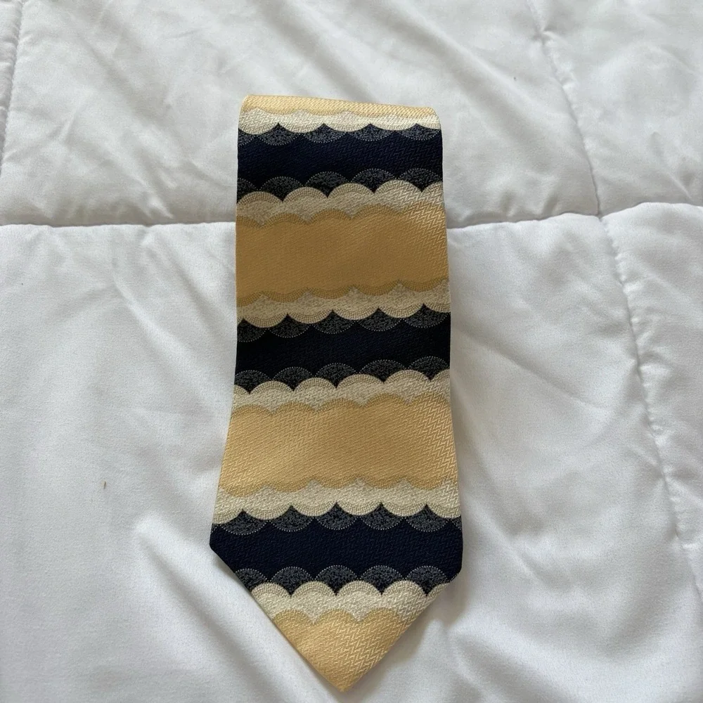 Perry Ellis Mens 100% Silk Necktie Designer‎ Geometric Blue Beige Luxury Y2K